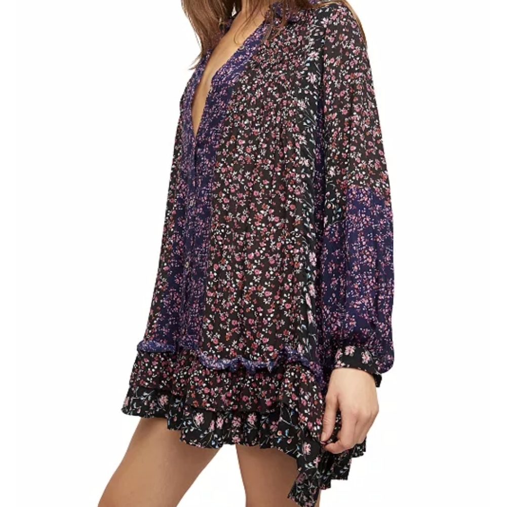 Floral Print Long Sleeve V-Neck Women’s Top in Black and Purple